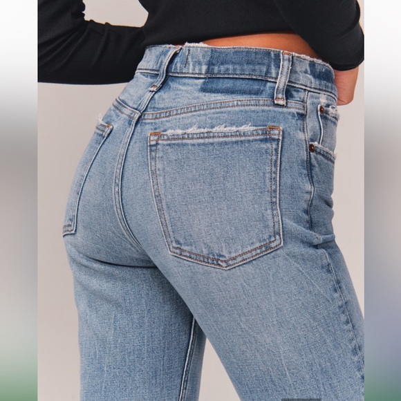 NWOT ABERCROMBIE & FITCH High Rise Mom Jean in Medium Wash Size 28/6R - Picture 5 of 11